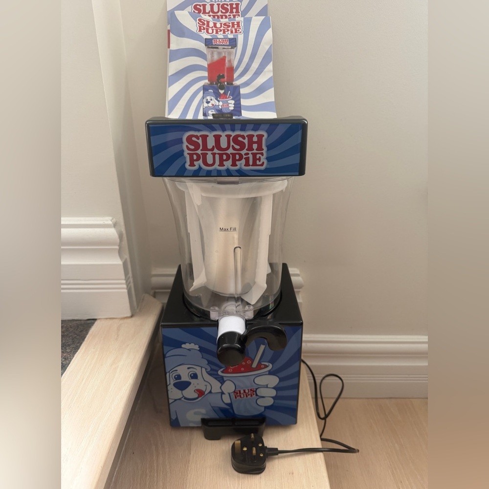 SLUSH PUPPiE - Slushy Maker - UK plug